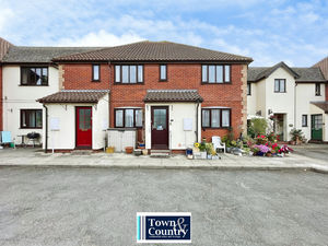 ST JAMES COURT- click for photo gallery